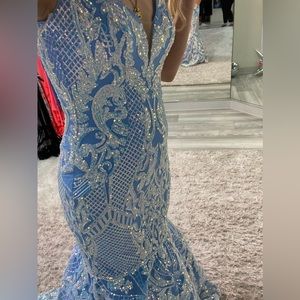 Only worn a few hours.